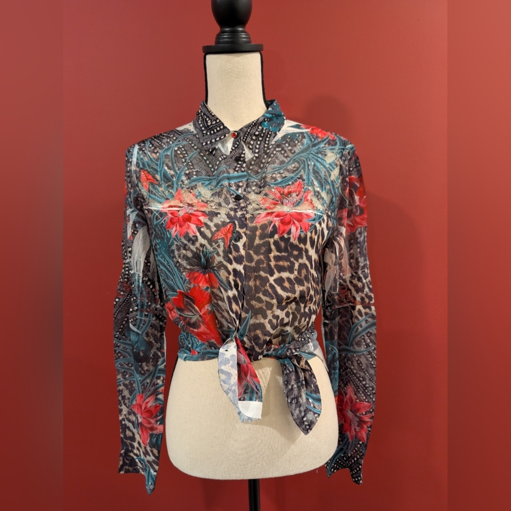 🌹 Unique🌹Guess Red and Teal Animal Print Blouse